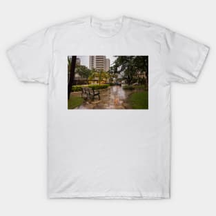 A lonely in rainy day in Honolulu 2 T-Shirt